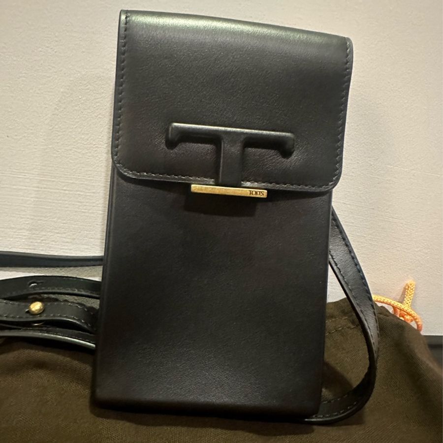 TOD’S黑色皮革金扣手機斜背包-5