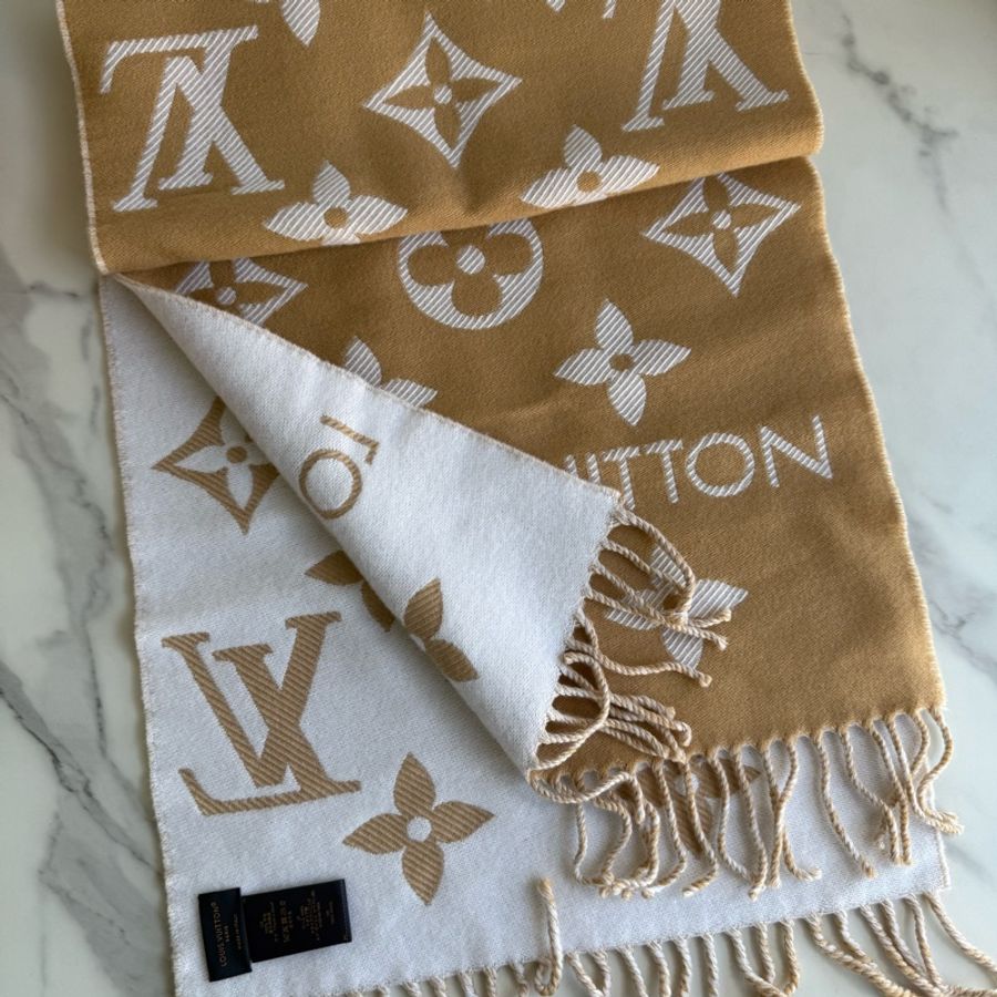 Louis Vuitton 純羊毛 奶茶色圍巾-1