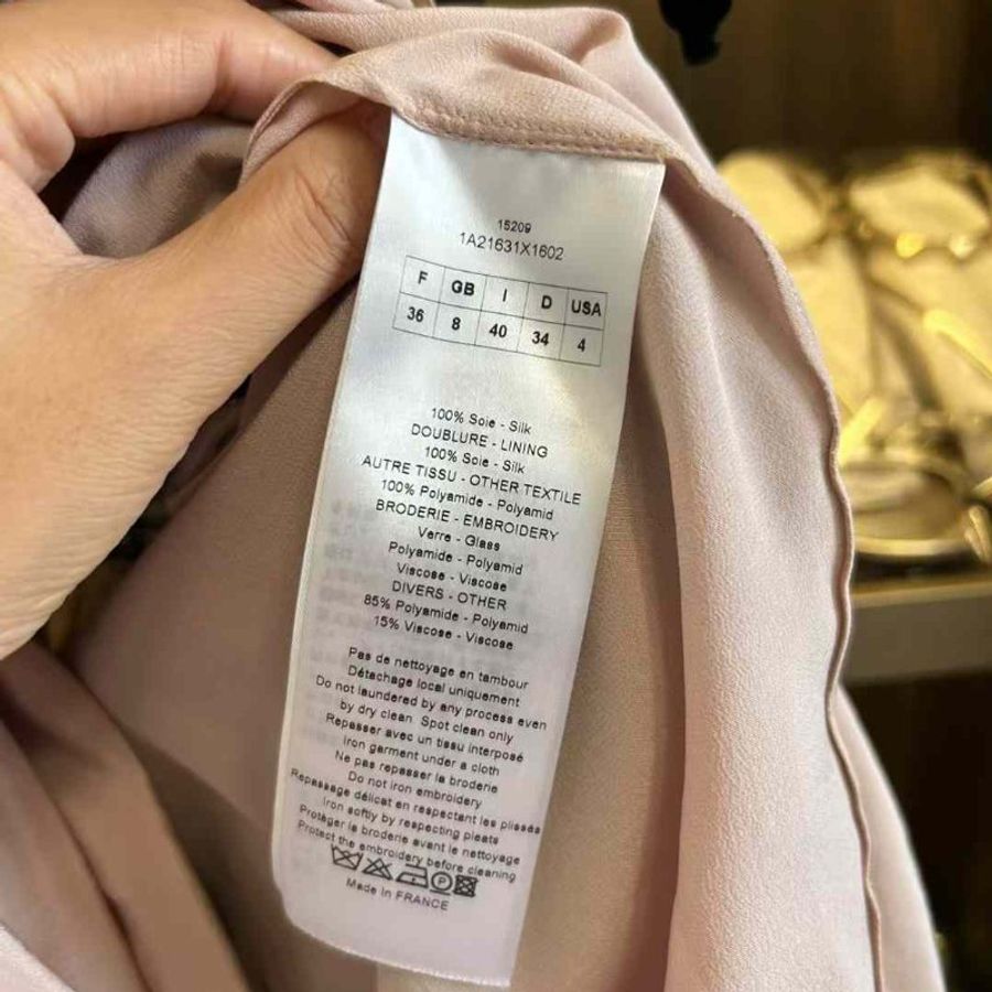 DIOR限量連身裙 原價六十幾萬 尺寸36碼 只穿一兩次 桑蠶絲拚刺繡釘珠 優雅氣質 經典永不過時 誠可議-7