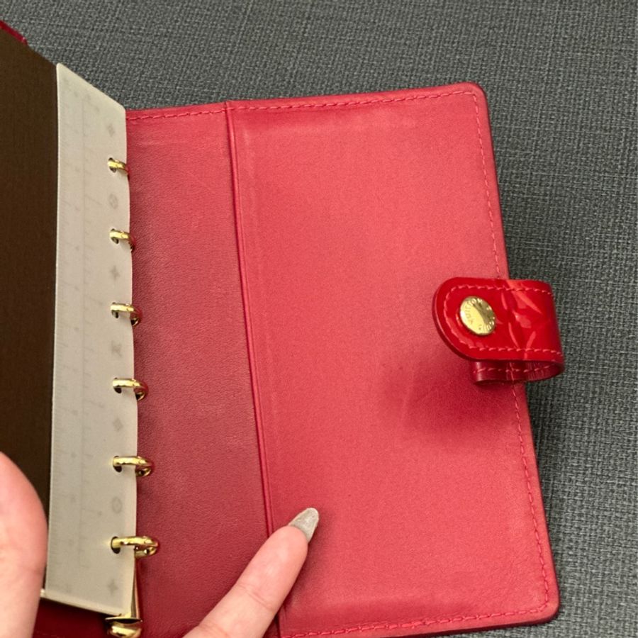 Louis Vuitton LV 6孔 紅色漆皮記事本-30