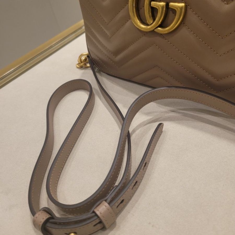 Gucci GG Marmont 447632 小款立體浮雕相機包 乾燥玫瑰粉色《當季專櫃正售★全新商品 》-1