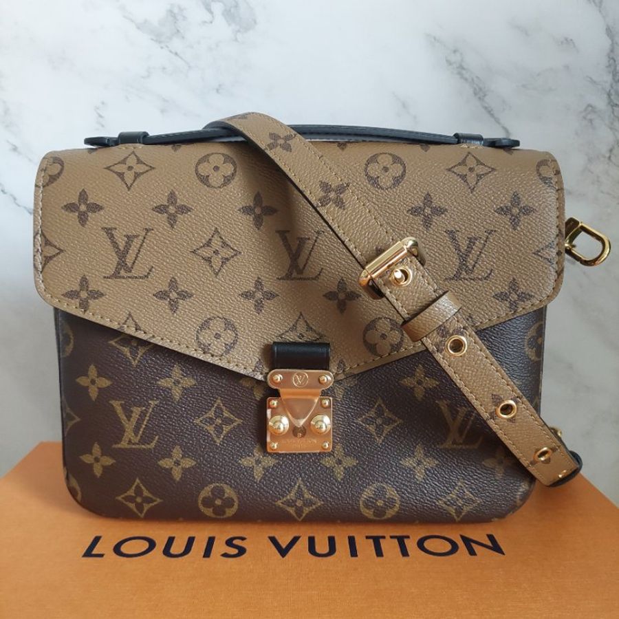 LV 老花 M44876 🎀現品實拍 🎀拼接雙色 郵差包 斜背 肩背 手提包~二手近新品-15