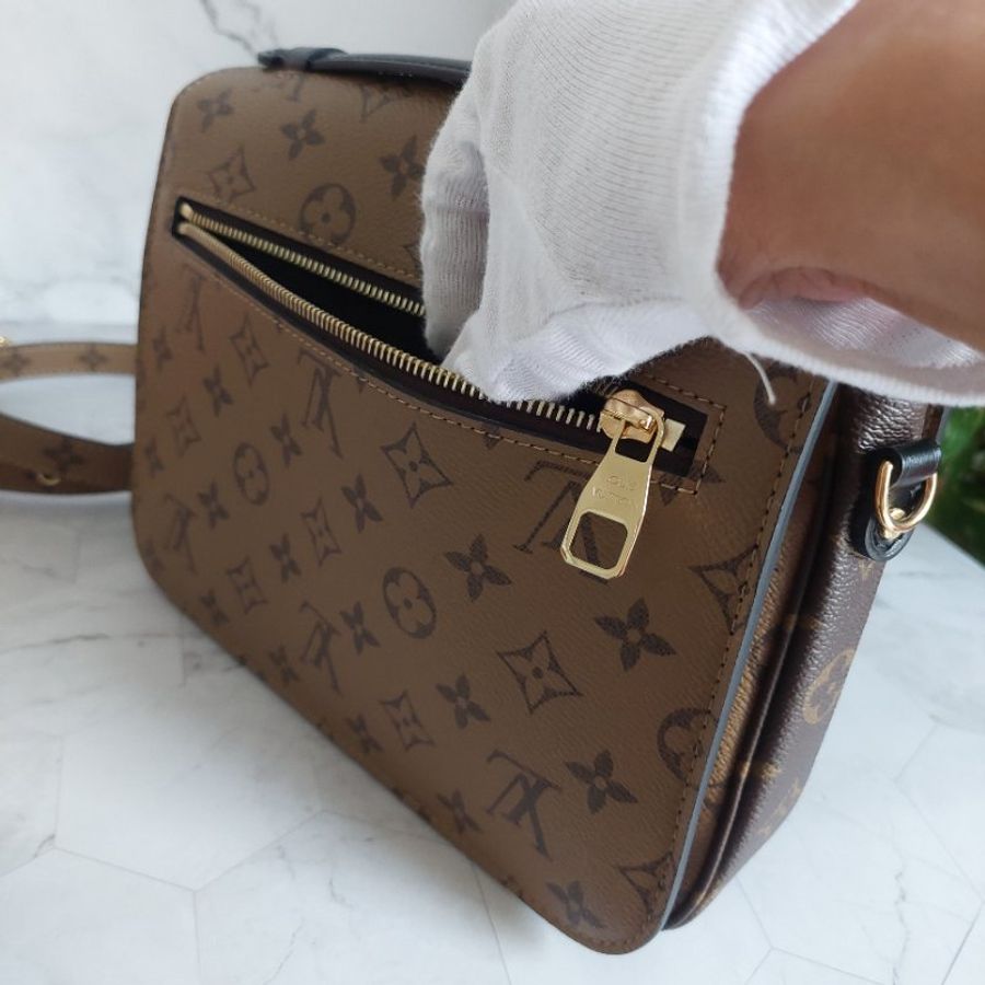 LV 老花 M44876 🎀現品實拍 🎀拼接雙色 郵差包 斜背 肩背 手提包~二手近新品-27