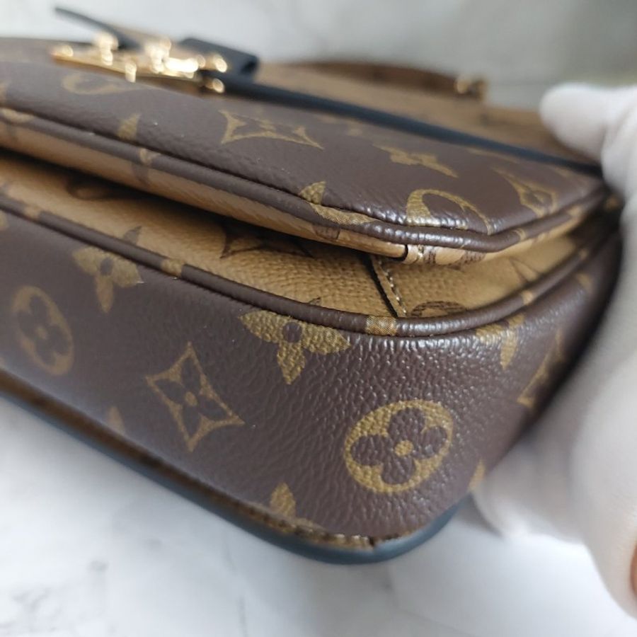 LV 老花 M44876 🎀現品實拍 🎀拼接雙色 郵差包 斜背 肩背 手提包~二手近新品-33