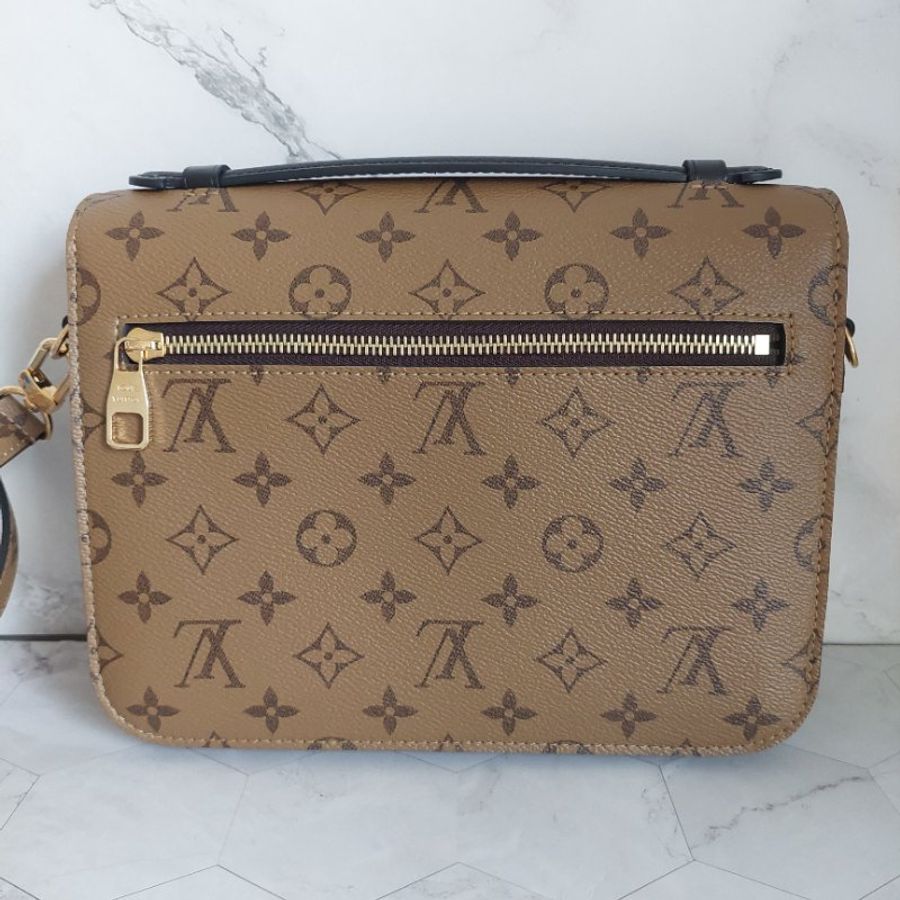 LV 老花 M44876 🎀現品實拍 🎀拼接雙色 郵差包 斜背 肩背 手提包~二手近新品-59