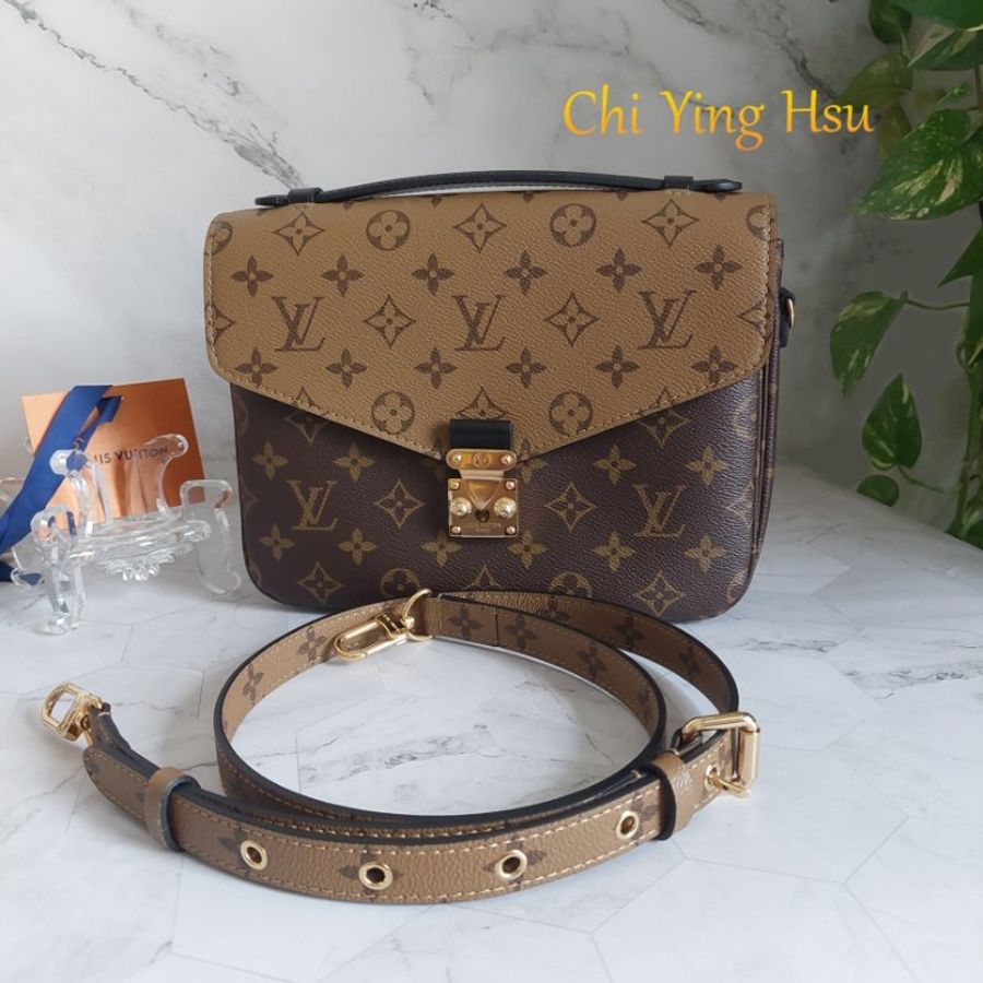 LV 老花 M44876 🎀現品實拍 🎀拼接雙色 郵差包 斜背 肩背 手提包~二手近新品-69