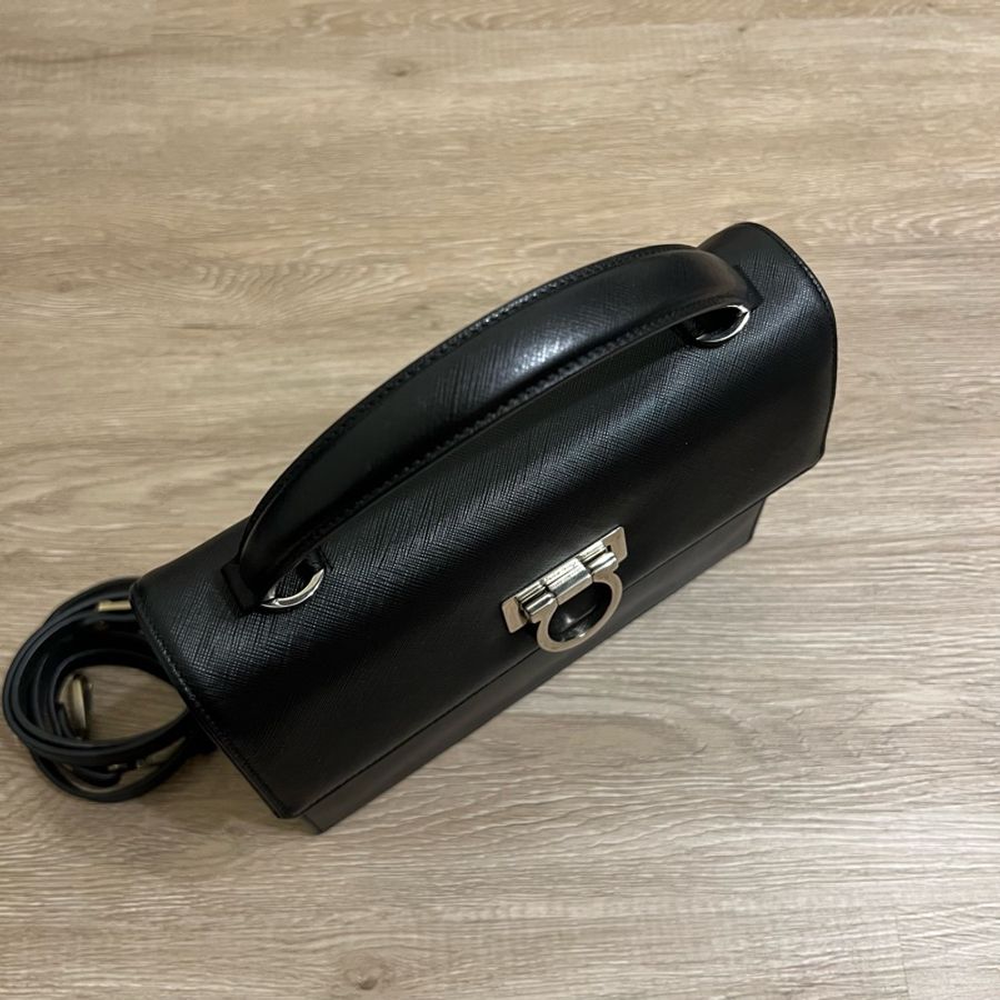 瑞奇二手精品 salvatore ferragamo 牛皮防刮 博物館包 美品-1