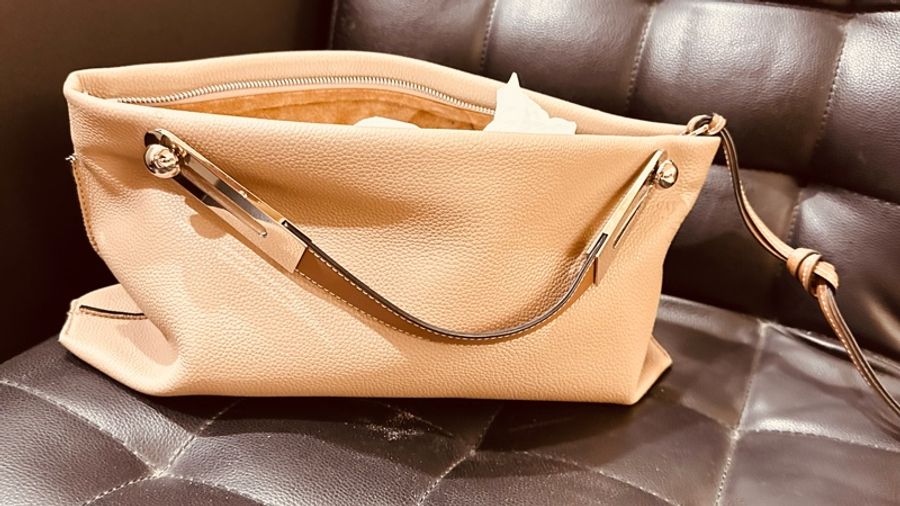 LOEWE 最受歡迎的咖啡奶沙色手提包 (也可自己買肩帶)肩背-6