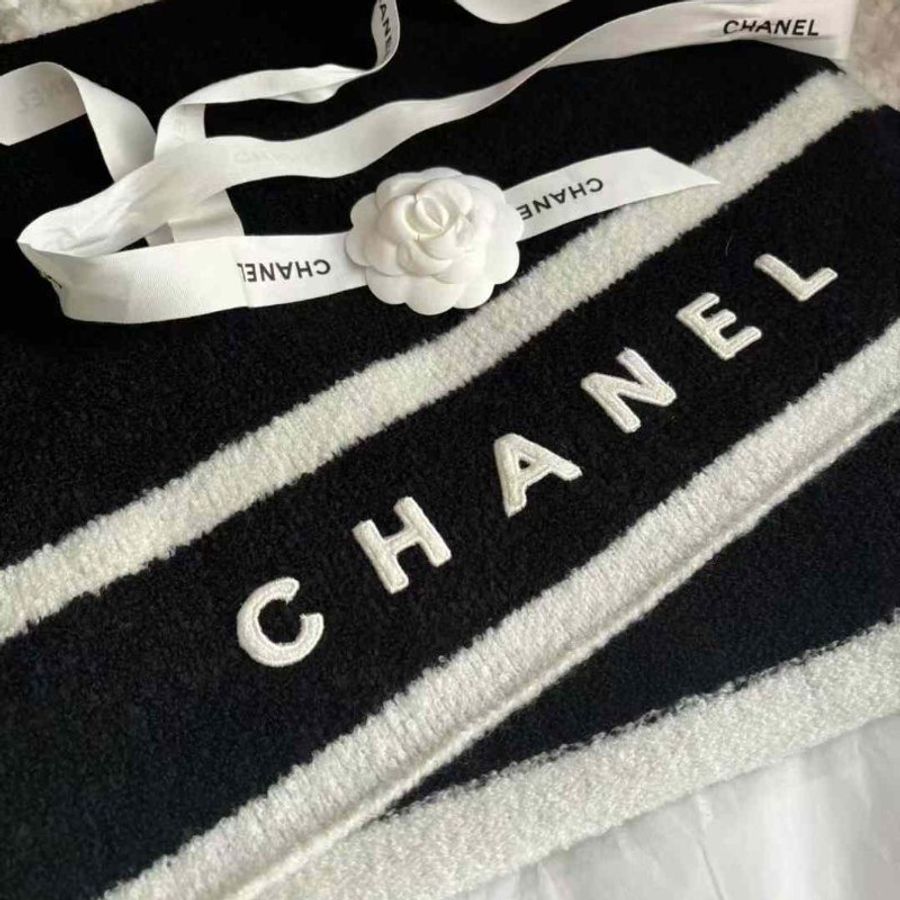 CHANEL 24k 黑白圍巾-4