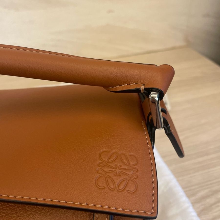 Loewe Puzzle Small Tan (棕色）-2