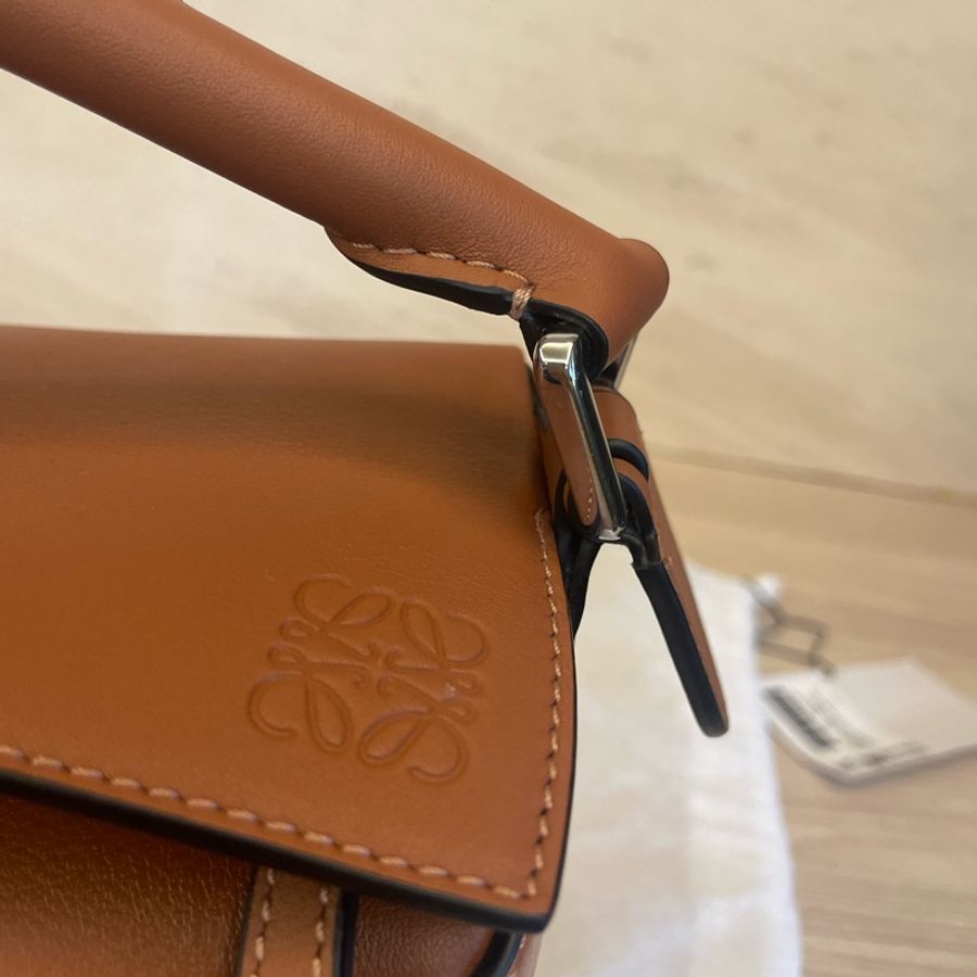 Loewe Puzzle Small Tan (棕色）-10