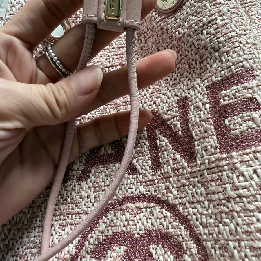 Chanel粉色沙灘包 水桶包 肩背/斜背大小適中 包身輕 容量大 一年四季都好好用-3