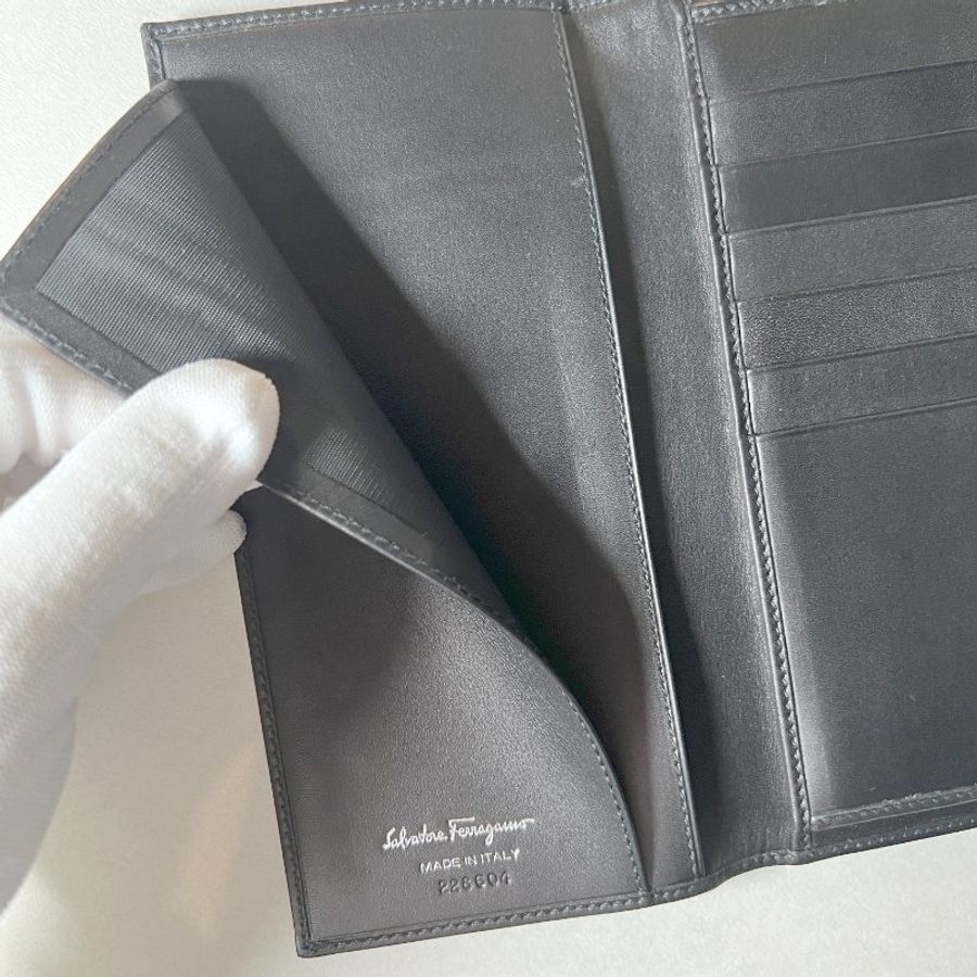 Ferragamo黑色卡片錢包長夾小手袋肩背側背孭袋 原裝盒 送肩帶-7