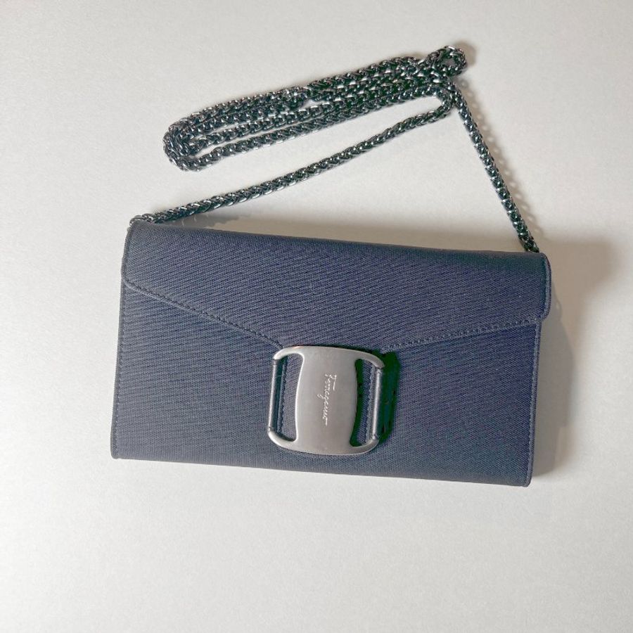 Ferragamo黑色卡片錢包長夾小手袋肩背側背孭袋 原裝盒 送肩帶-9
