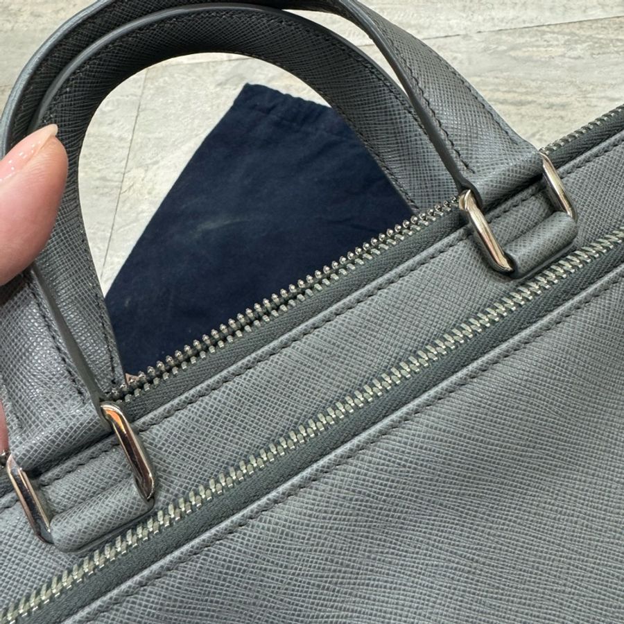 Prada 男士公文包！大約尺寸40*28*9cm-12