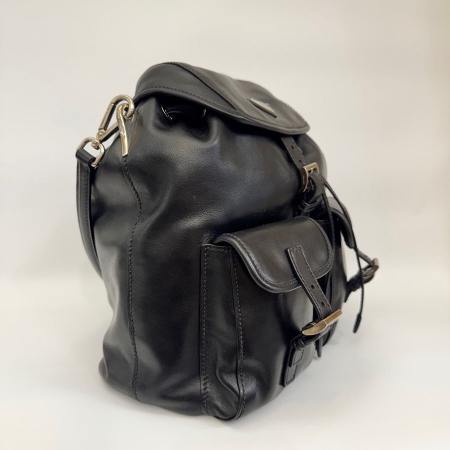 Prada 黑小牛皮束口肩背包-2