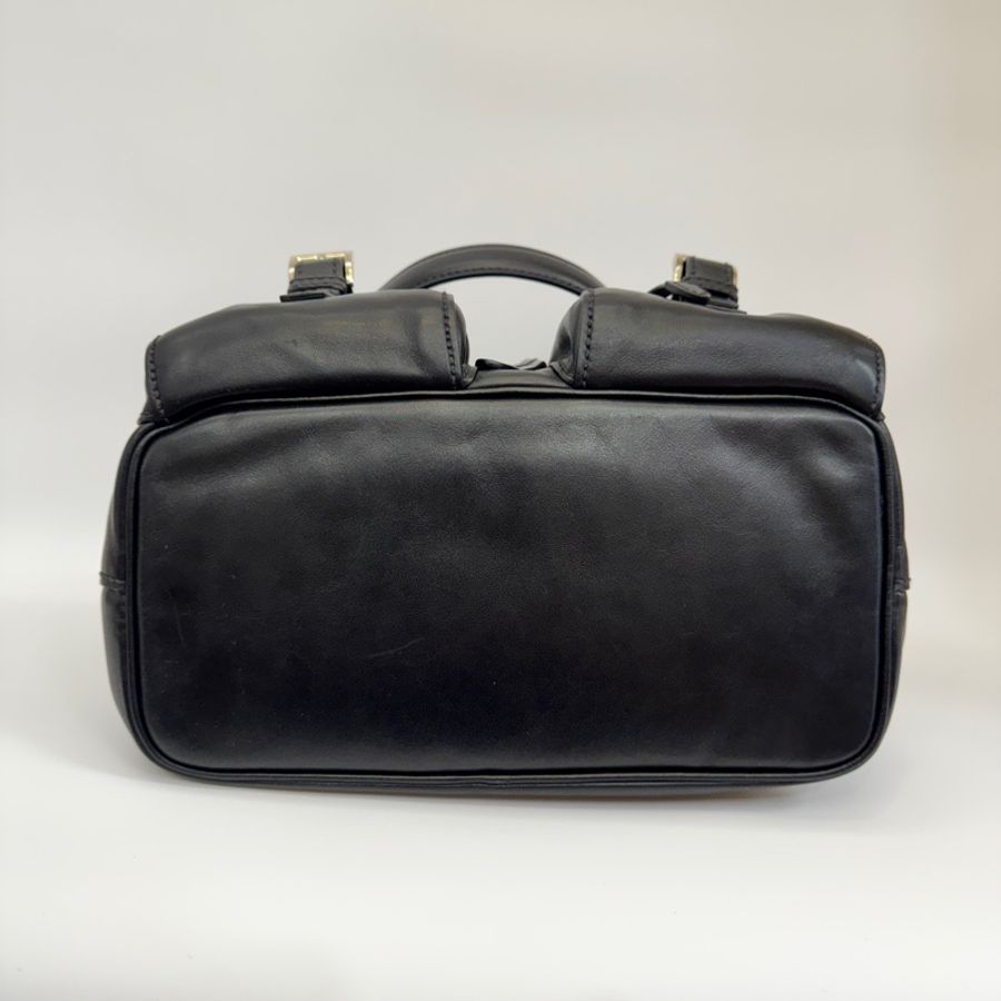 Prada 黑小牛皮束口肩背包-12