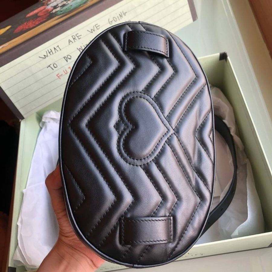 GUCCI秋冬的GG MARMONT 腰包 昆蟲版 胸包 斜背包 胸口包 肩背包-3