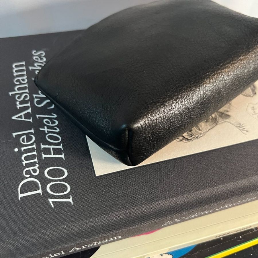 Dior Pouch黑色皮革金蛋拉鍊頭小手拿袋 日本中古二手vintage-10