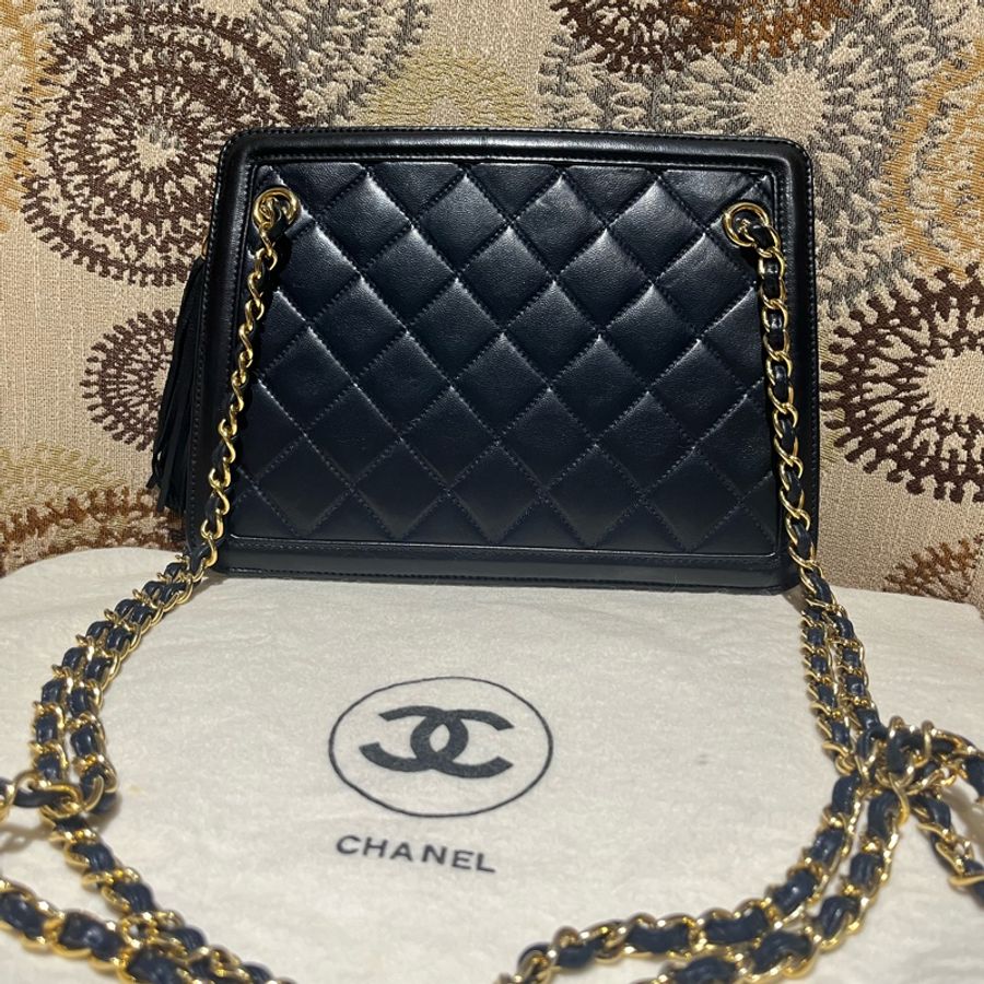 chanel香奈兒藍黑色流蘇皮穿鍊方包-0
