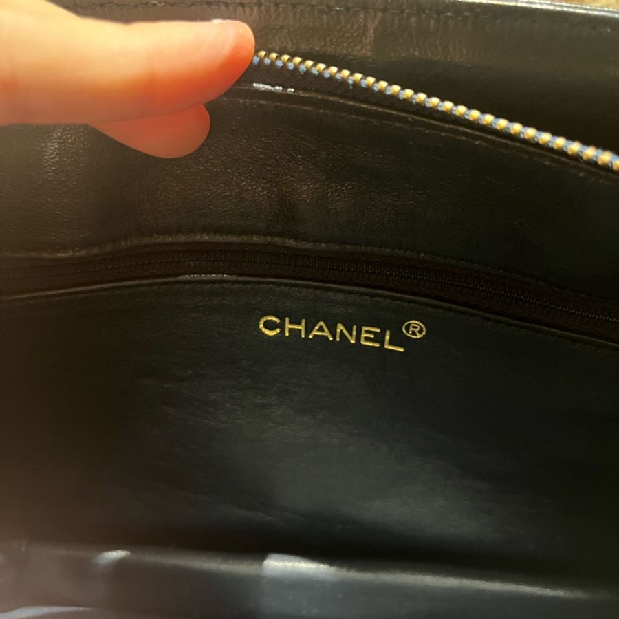 chanel香奈兒藍黑色流蘇皮穿鍊方包-3