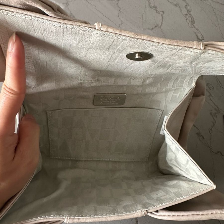 清貨價💕Furla 晚宴珠珍米色蝴蝶手提包-6