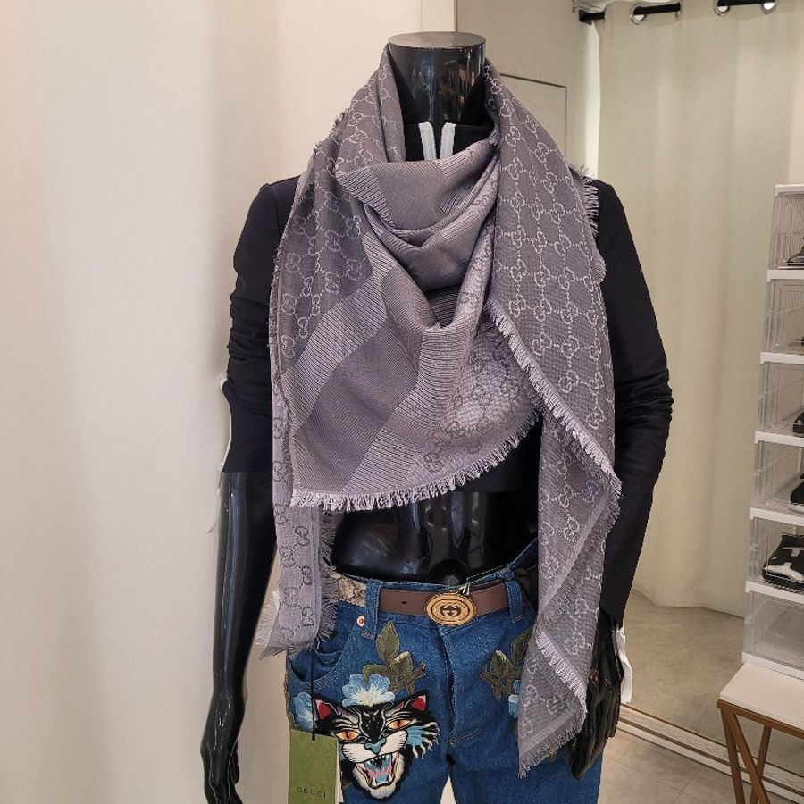 Gucci 經典logo羊毛蠶絲大方巾 淺灰-0