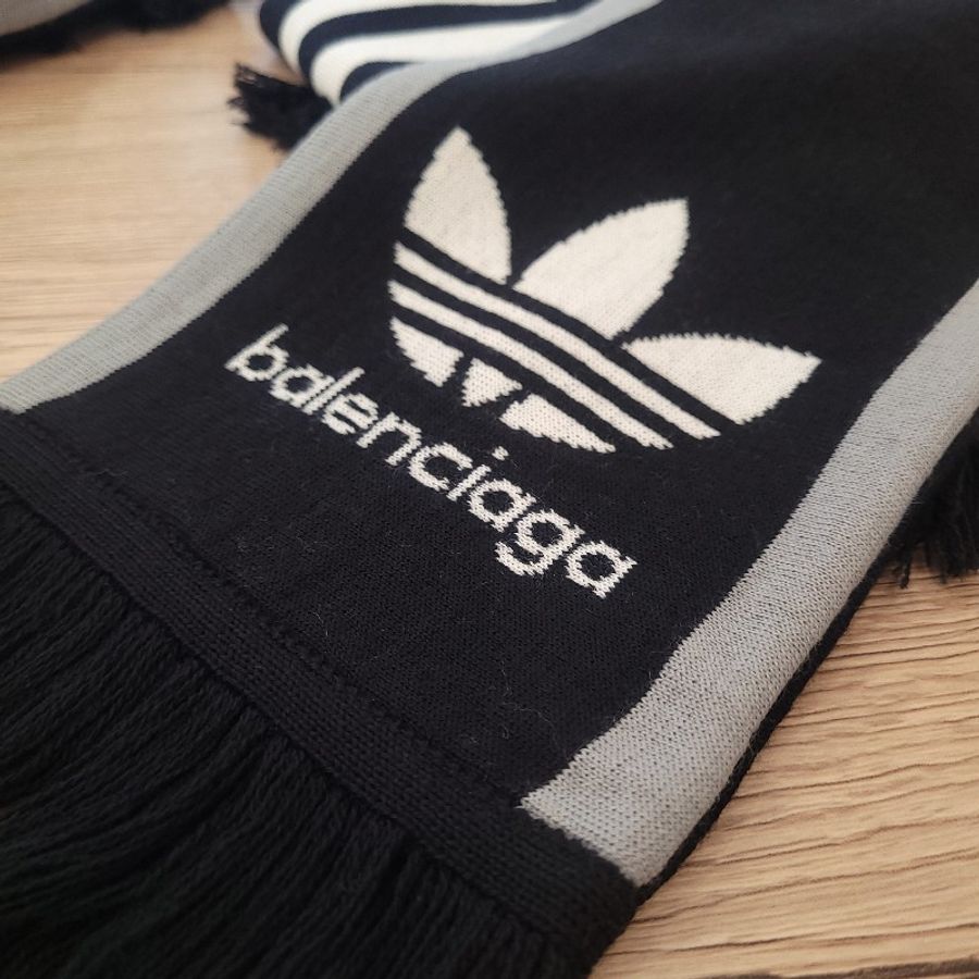 Balenciaga x Adidas 聯名款羊毛圍巾-4