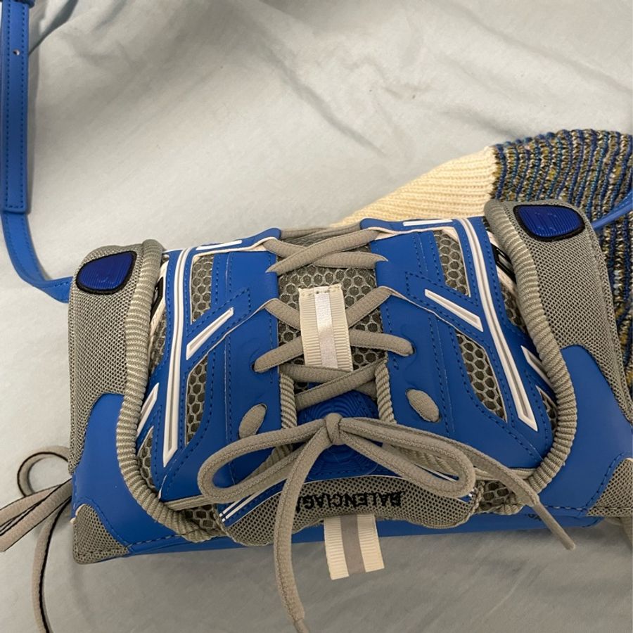 Balenciaga 巴黎世家SneakerHead Phone Holder 鞋帶包-0