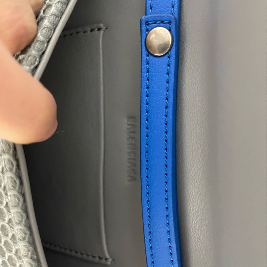 Balenciaga 巴黎世家SneakerHead Phone Holder 鞋帶包-8