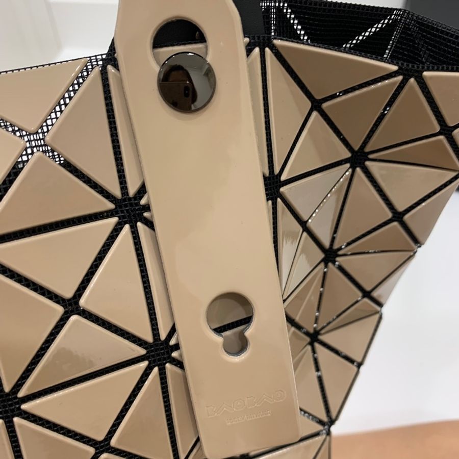 三宅ㄧ生 ISSEY MIYAKE 三宅一生 粉裸色 手提包 肩背包 手拿包 托特包-17