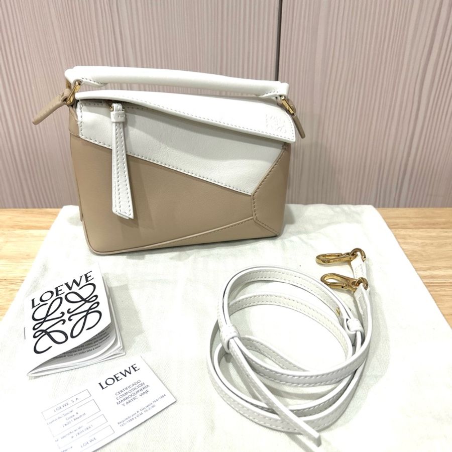 新版 Loewe puzzle mini 奶茶棉花糖拼色 拼圖包 95新-0