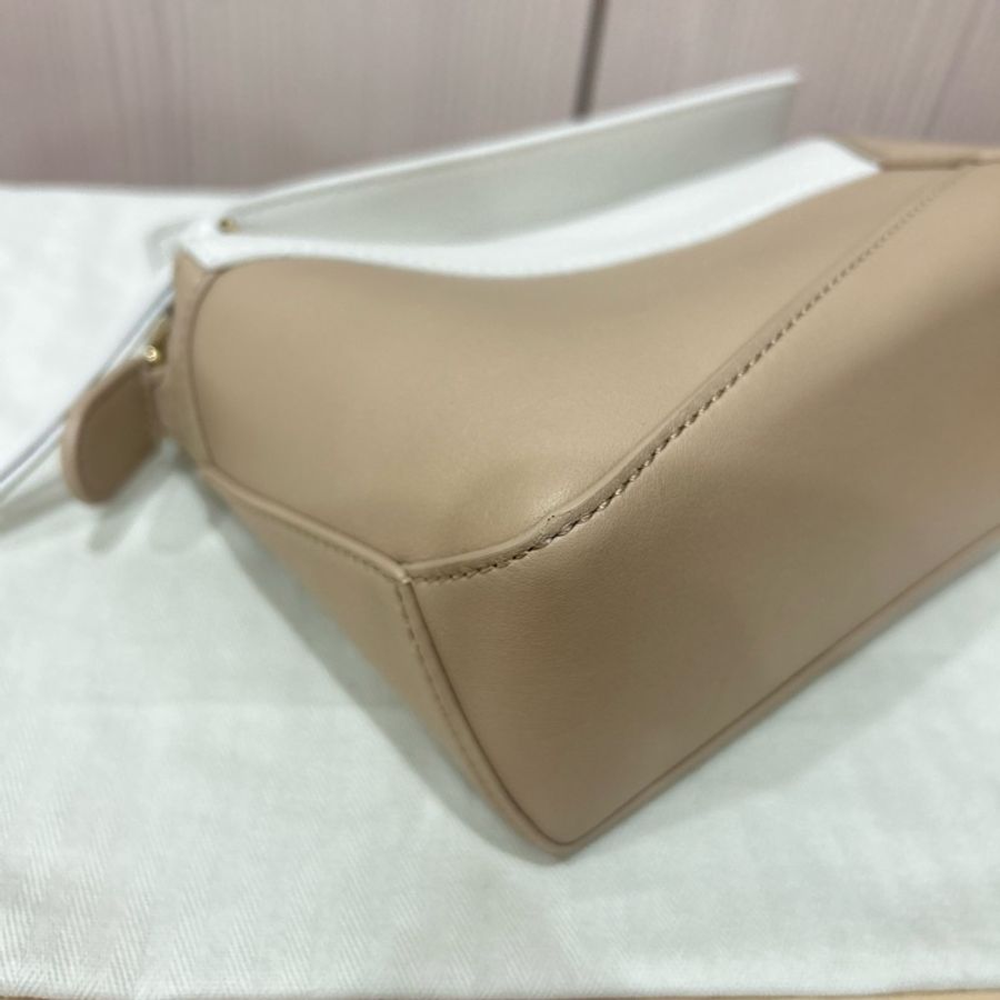 新版 Loewe puzzle mini 奶茶棉花糖拼色 拼圖包 95新-6