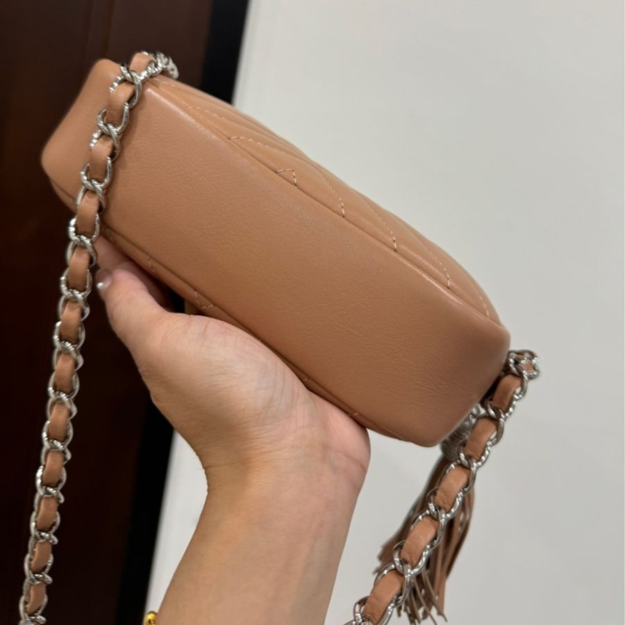 chanel 裸色 V紋 流蘇 相機包 斜背包 肩背包 鍊條包 鍊帶包 手提包-22