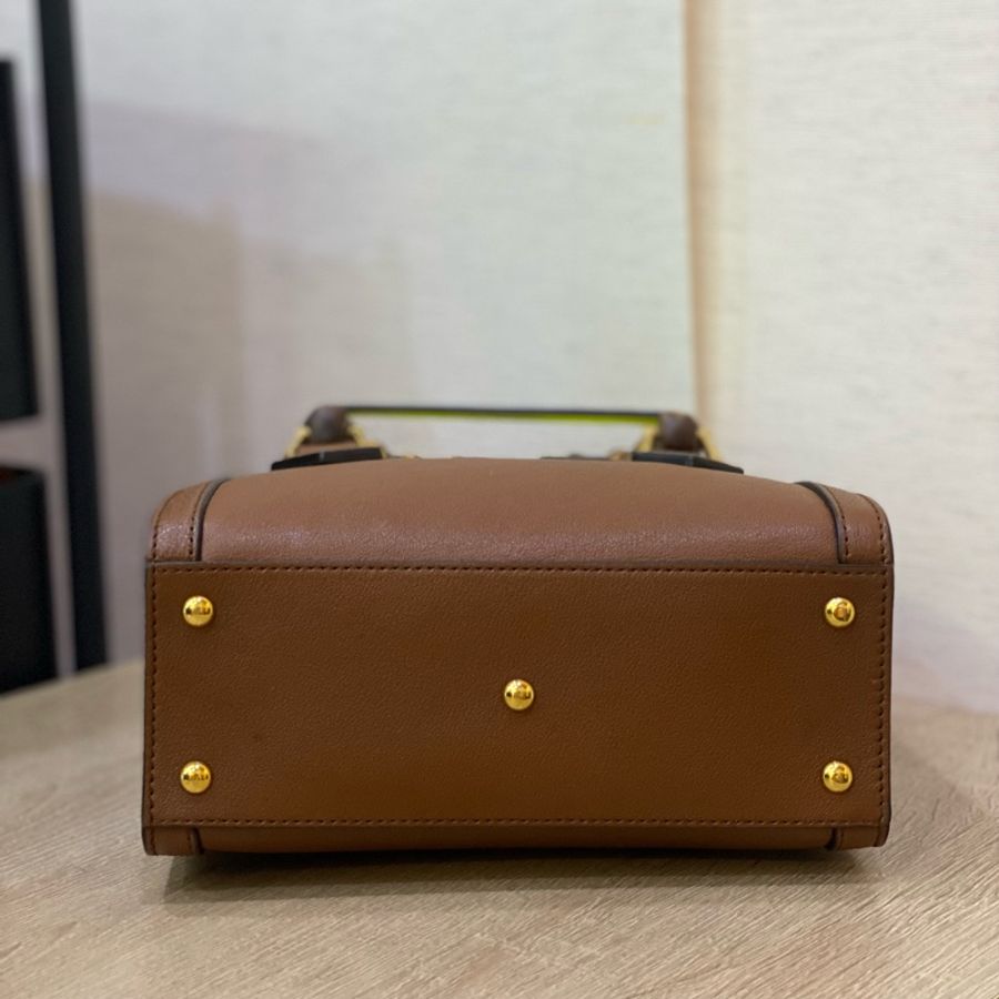 gucci 咖牛皮霧金釦竹節方型手提斜背包-4