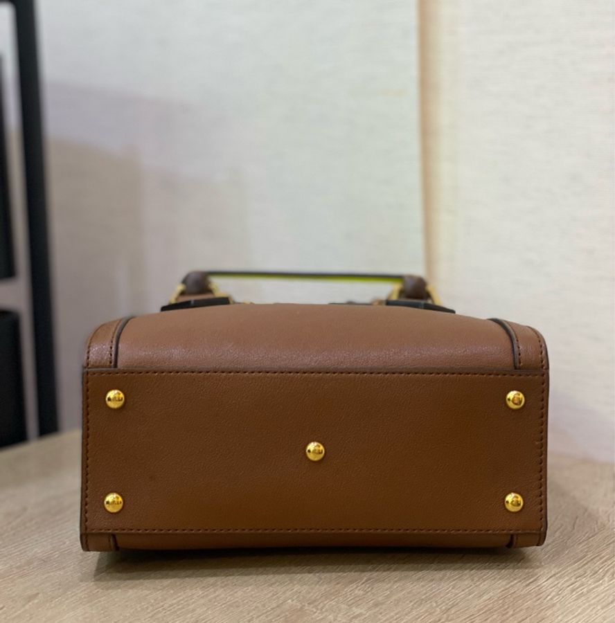 gucci 咖牛皮霧金釦竹節方型手提斜背包-8