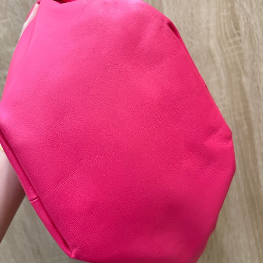 BV 桃粉小牛皮mini扭結手提包-6