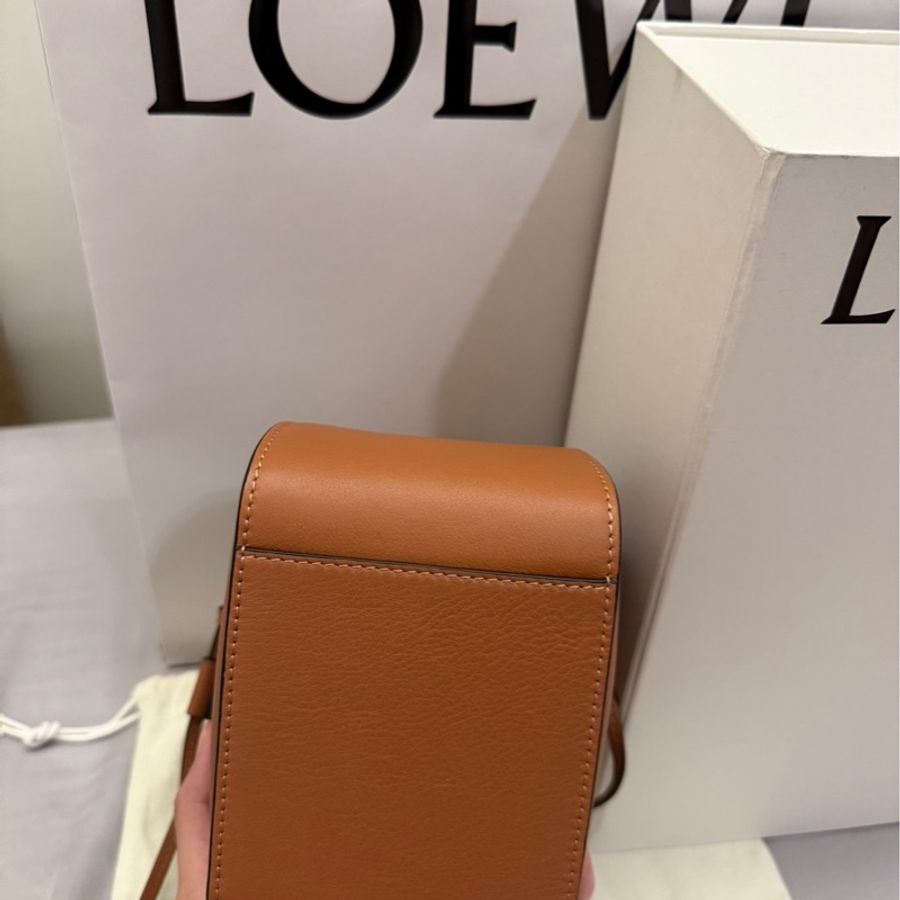 LOEWE HAMMOCK MINI 吊床包 焦糖色-8