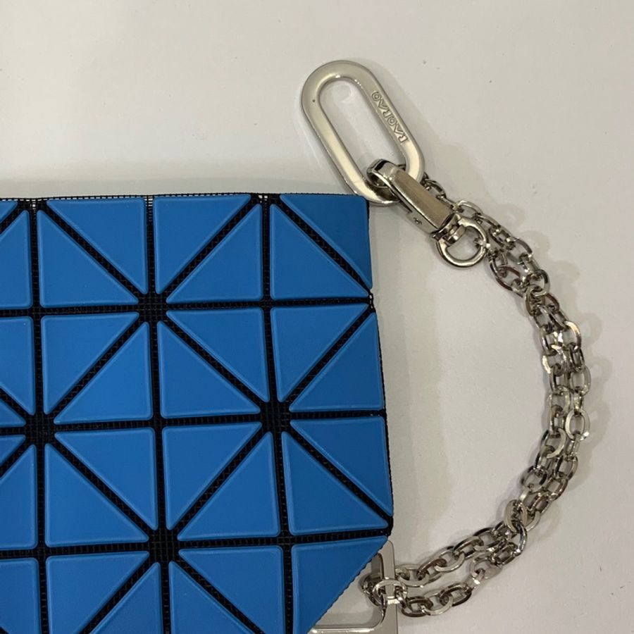 ISSEY MIYAKE 三宅一生 BAOBAO FLIPPER系列 亮面三角格 附鍊帶 零錢包 卡包 手拿包 錢包-9