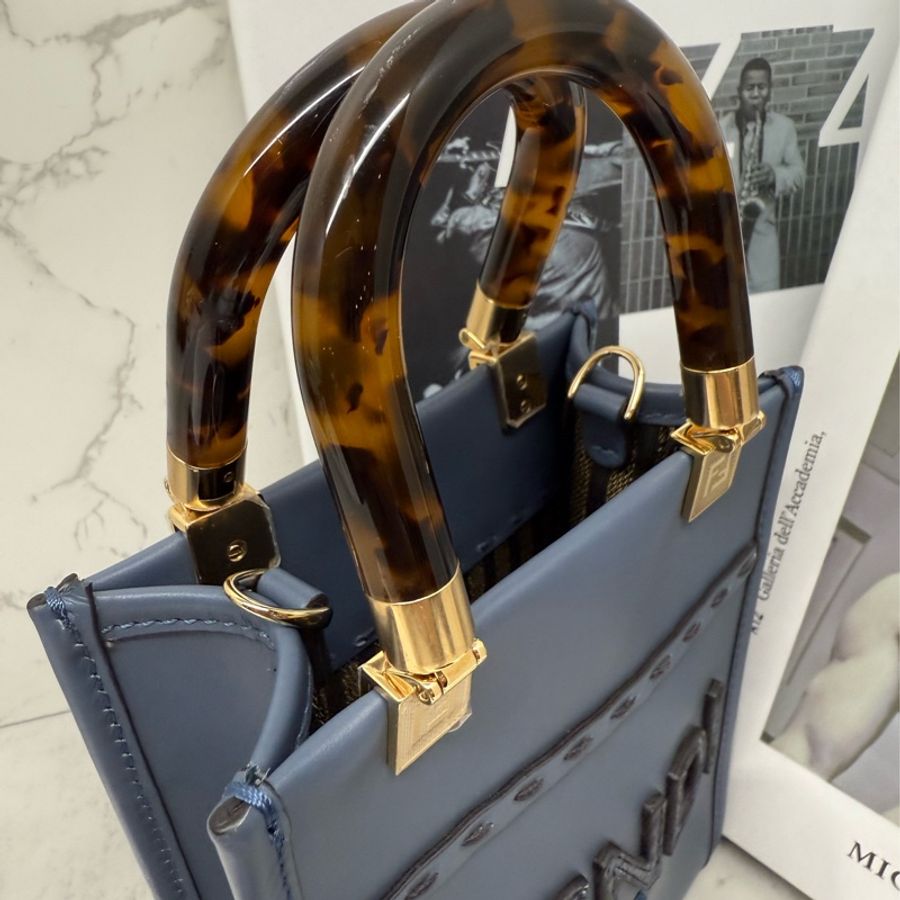 💙✨Fendi 芬迪|mini tote 霧霾藍 玳瑁塑玻璃手柄 立體蛇皮字母✨💙-6
