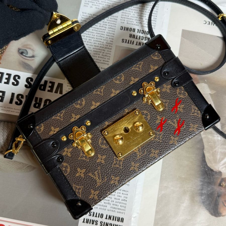 (現省十幾萬)LV Petite Malle 硬盒包-18