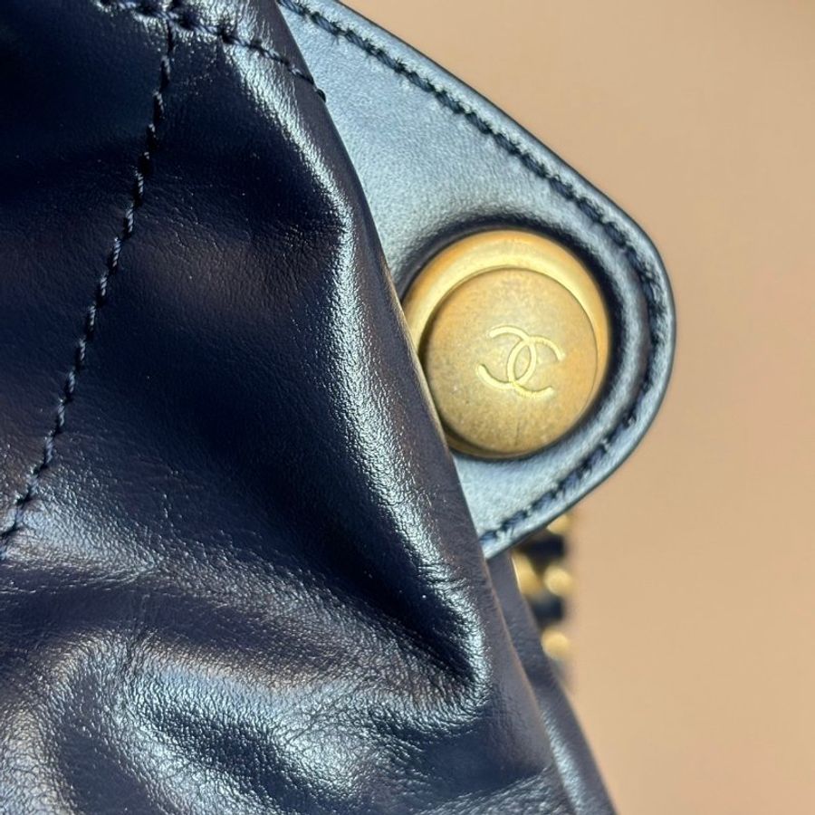::CHANEL:: 22 BAG AS3859 深藍色手提後背包-12