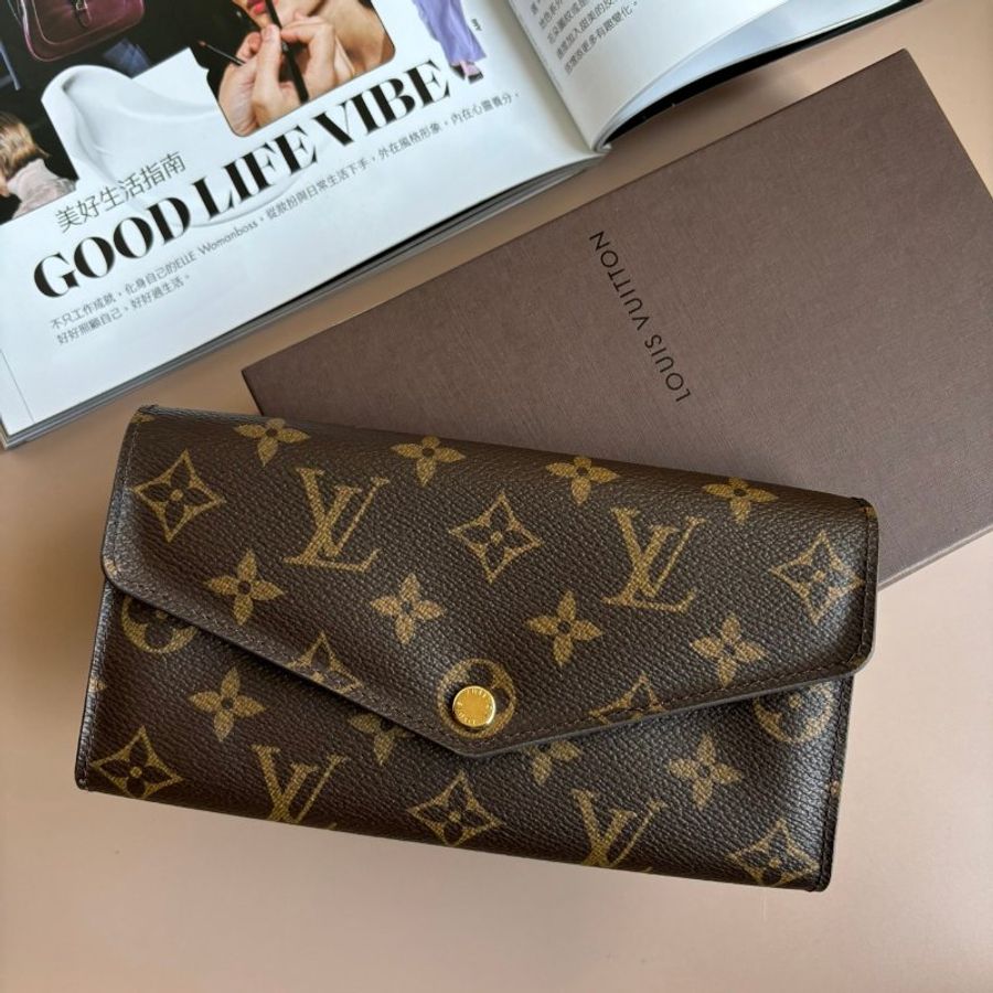 ::LOUIS VUITTON:: LV M60531 Sarah 內棕色金釦長夾-0