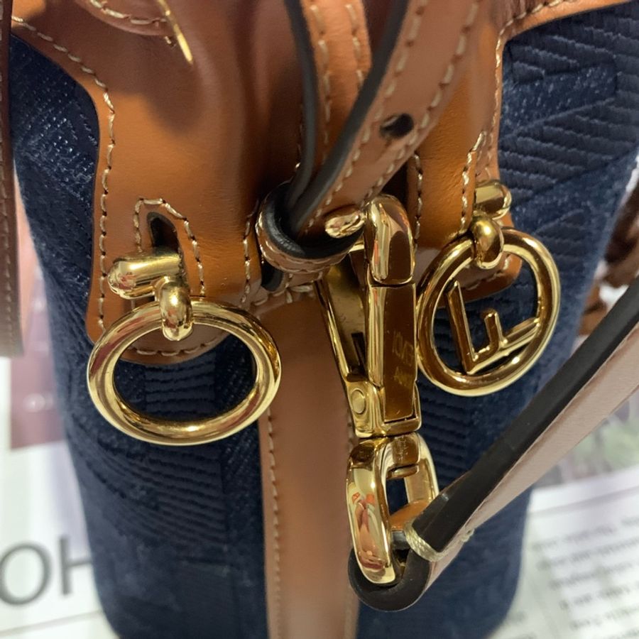 Fendi 牛仔老花小水桶包-3