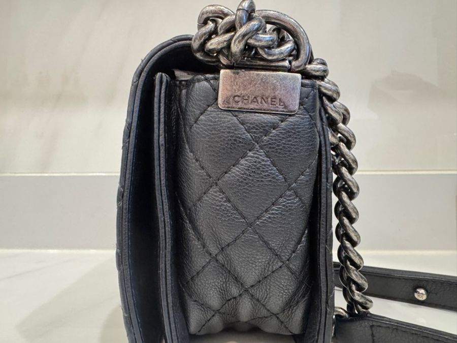 Chanel Leboy 黑銀牛皮翻蓋包-5