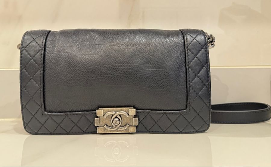 Chanel Leboy 黑銀牛皮翻蓋包-9