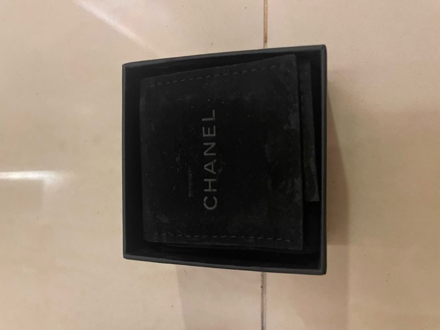 Chanel黑色鑽Logo款耳環-6