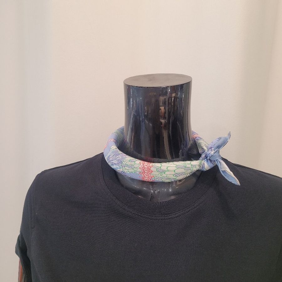 Hermès 手工捲邊真絲方巾 42cm-2