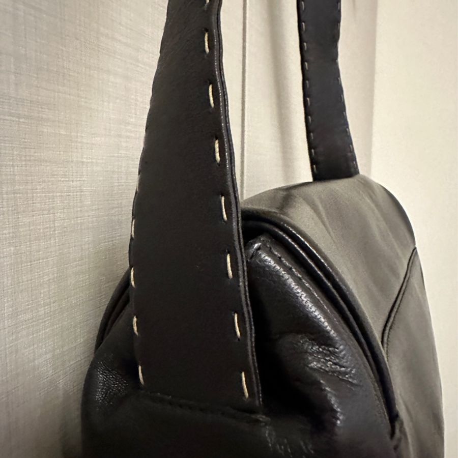 Prada 黑色肩背包-4