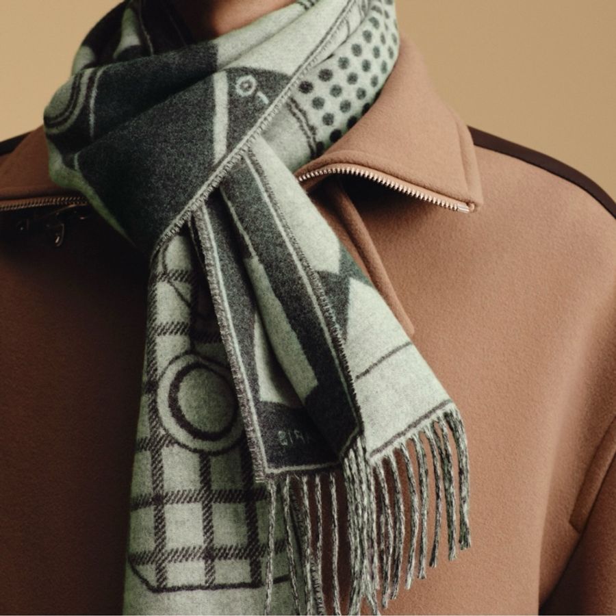 全新🧡 Hermes 愛馬仕 Camails Jacquard 馬頭盔甲提花 Muffler Cashmere 頸巾 羊絨圍巾🧣-4